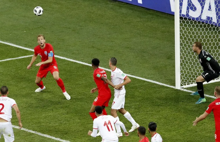 Phân Tích Chi Tiết Luật Bàn Thắng Trong Bóng Đá Theo Tiêu Chuẩn FIFA